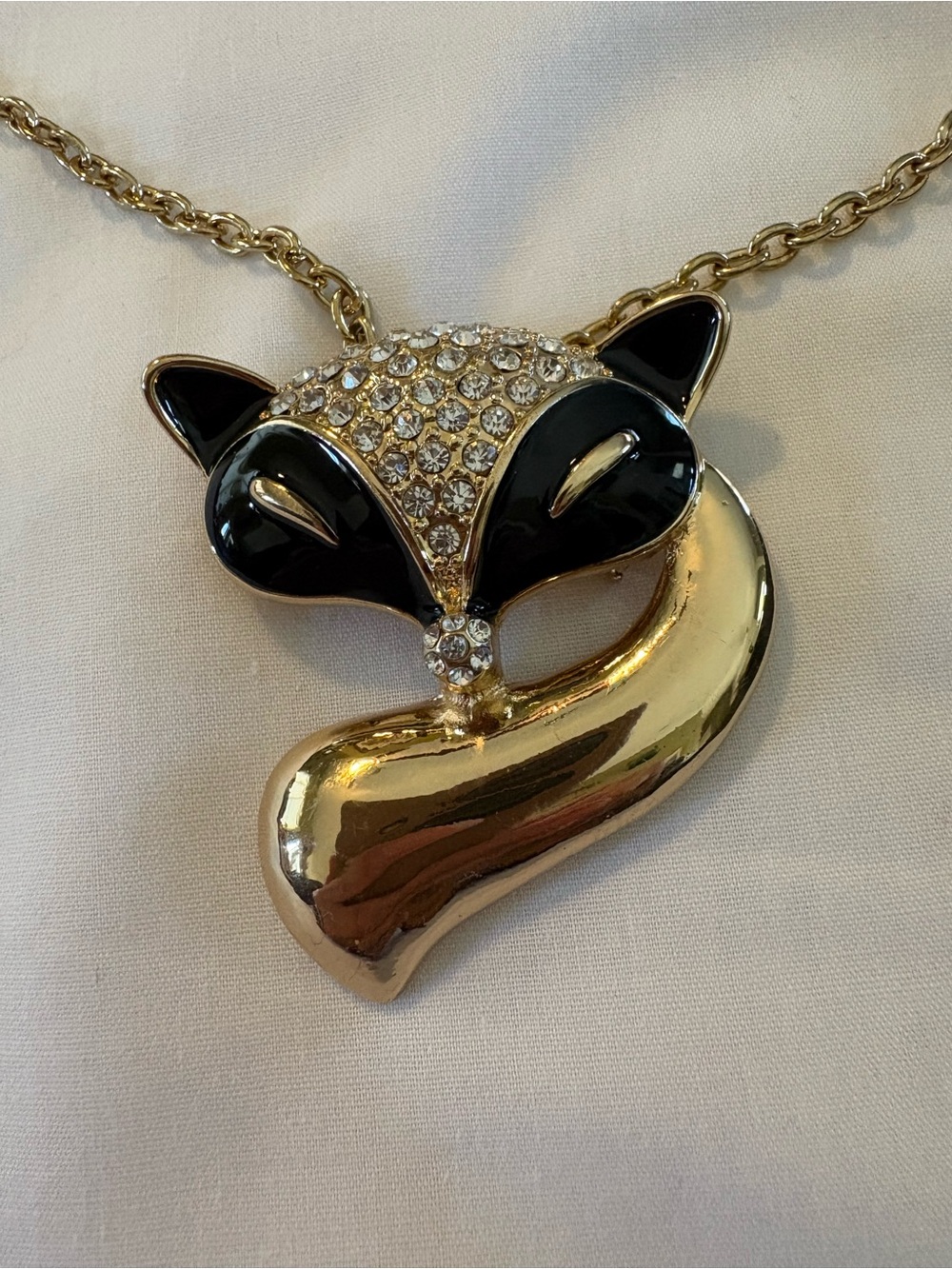 Source Unknown Gold and Black Fox Crystal Pendant Necklace